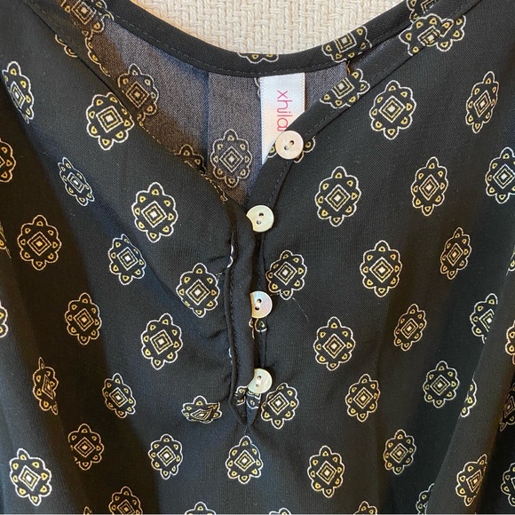 Xhilaration Black White and Gold Patterned Spaghetti Strap Tank Top - Picture 2 of 7